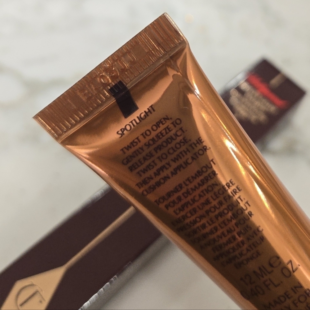 Charlotte Tilbury SPOTLIGHT Beauty Light Wand Easy Highlighter - Picture 3 of 7